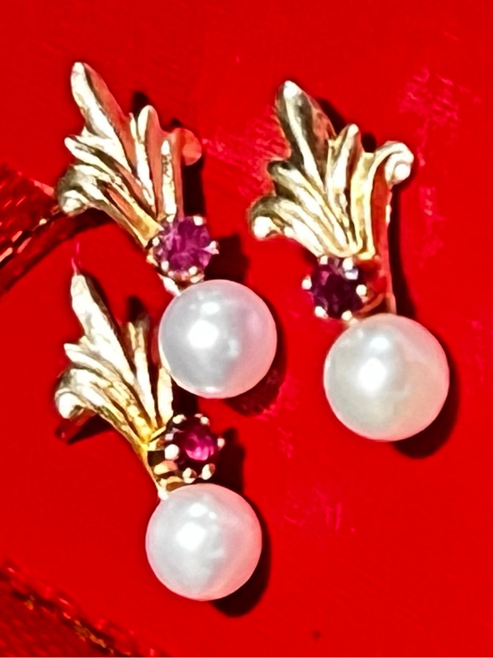 14K Gold Dainty Pink Spinel & White Pearl
Pendant & Earrings
Set